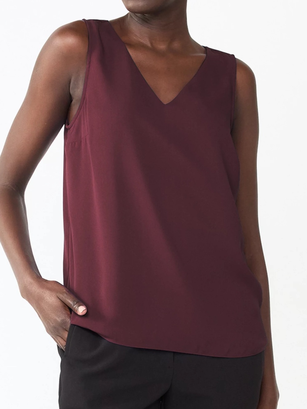 Nine West Vneck sleeveless tank shell blouse